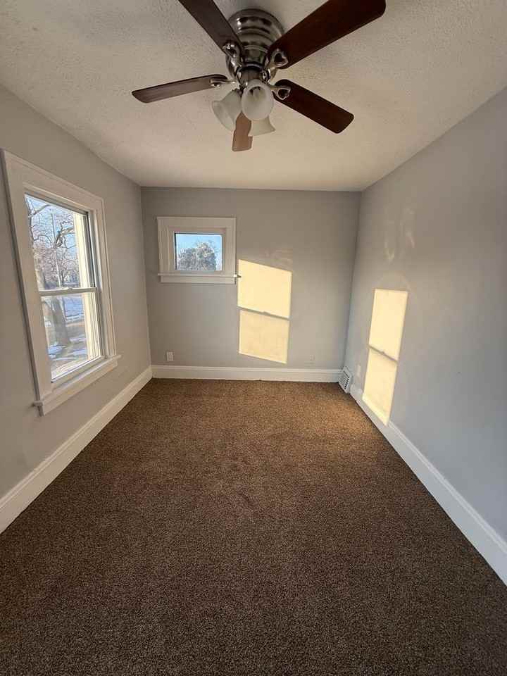 3223 E 121st St - Photo 6 of 10