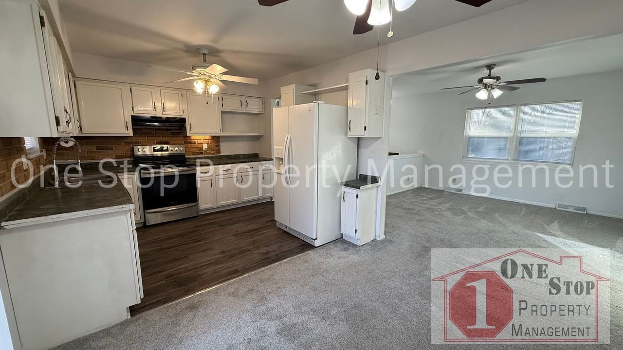 405 Sw Redwood Dr - Photo 6 of 28