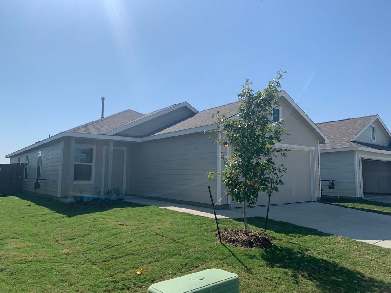 4323 Johnstown Ln - Photo 2 of 15