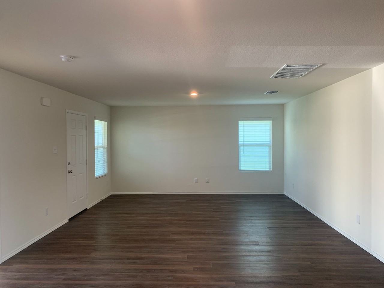 4323 Johnstown Ln - Photo 3 of 15