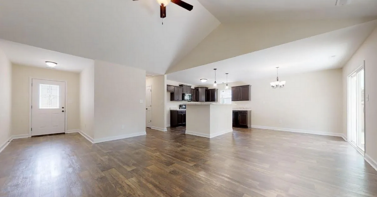 218 Rowland Dr - Photo 3 of 23