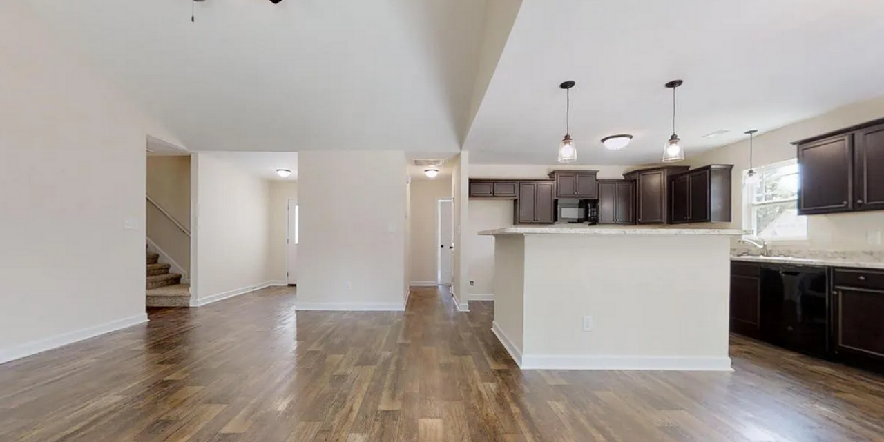 218 Rowland Dr - Photo 4 of 23