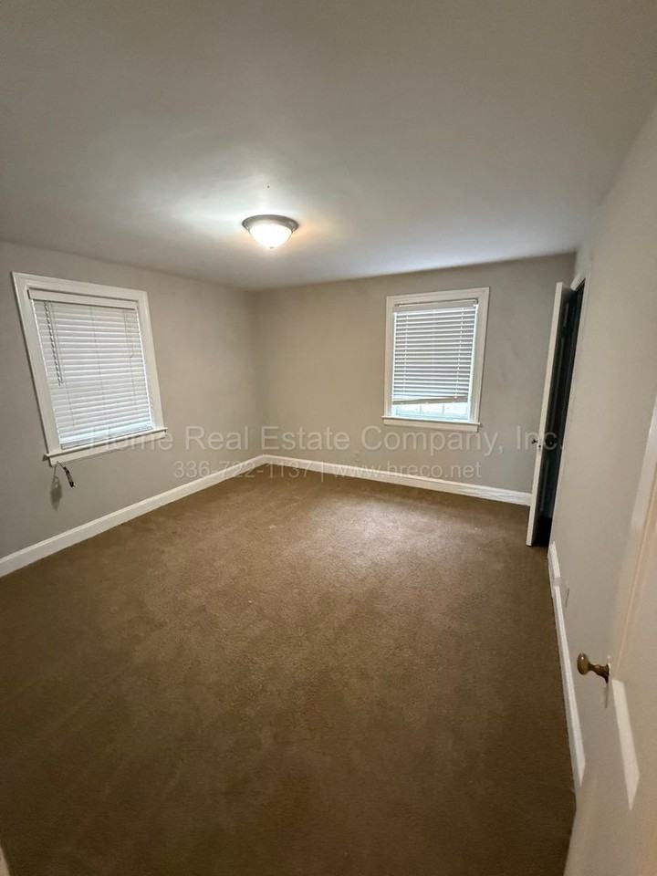 624 W End Blvd #A1 - Photo 3 of 4