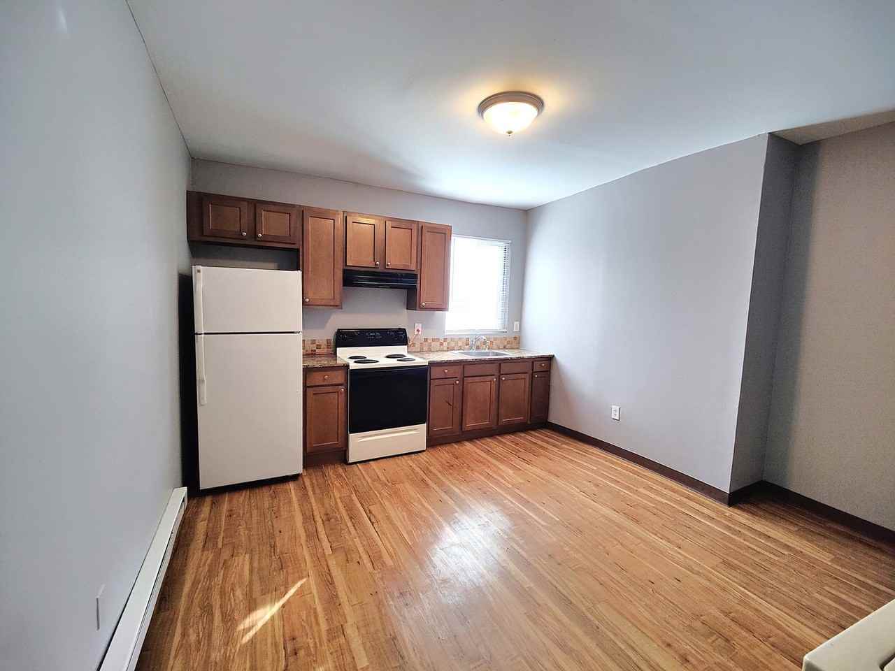 2661 S 18th St - Photo 4 of 18