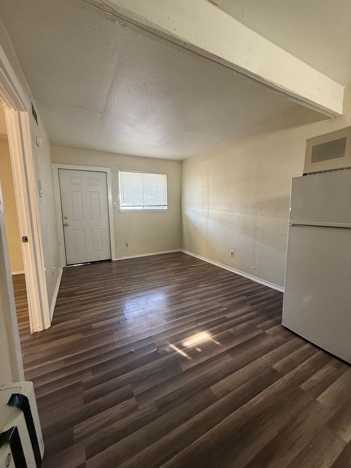 1601 E Central Texas Expy #124 - Photo 3 of 8