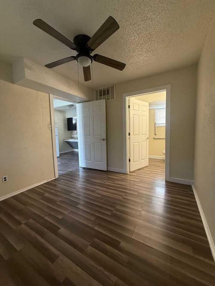 1601 E Central Texas Expy #124 - Photo 5 of 8