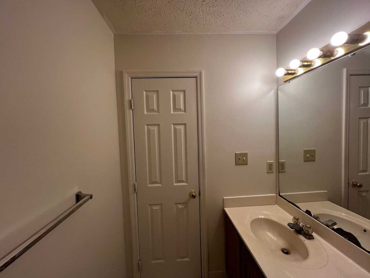 1036 Ancestry Dr - Photo 5 of 18