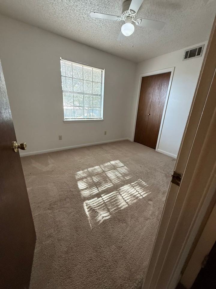 113 Classic Ct - Photo 6 of 18