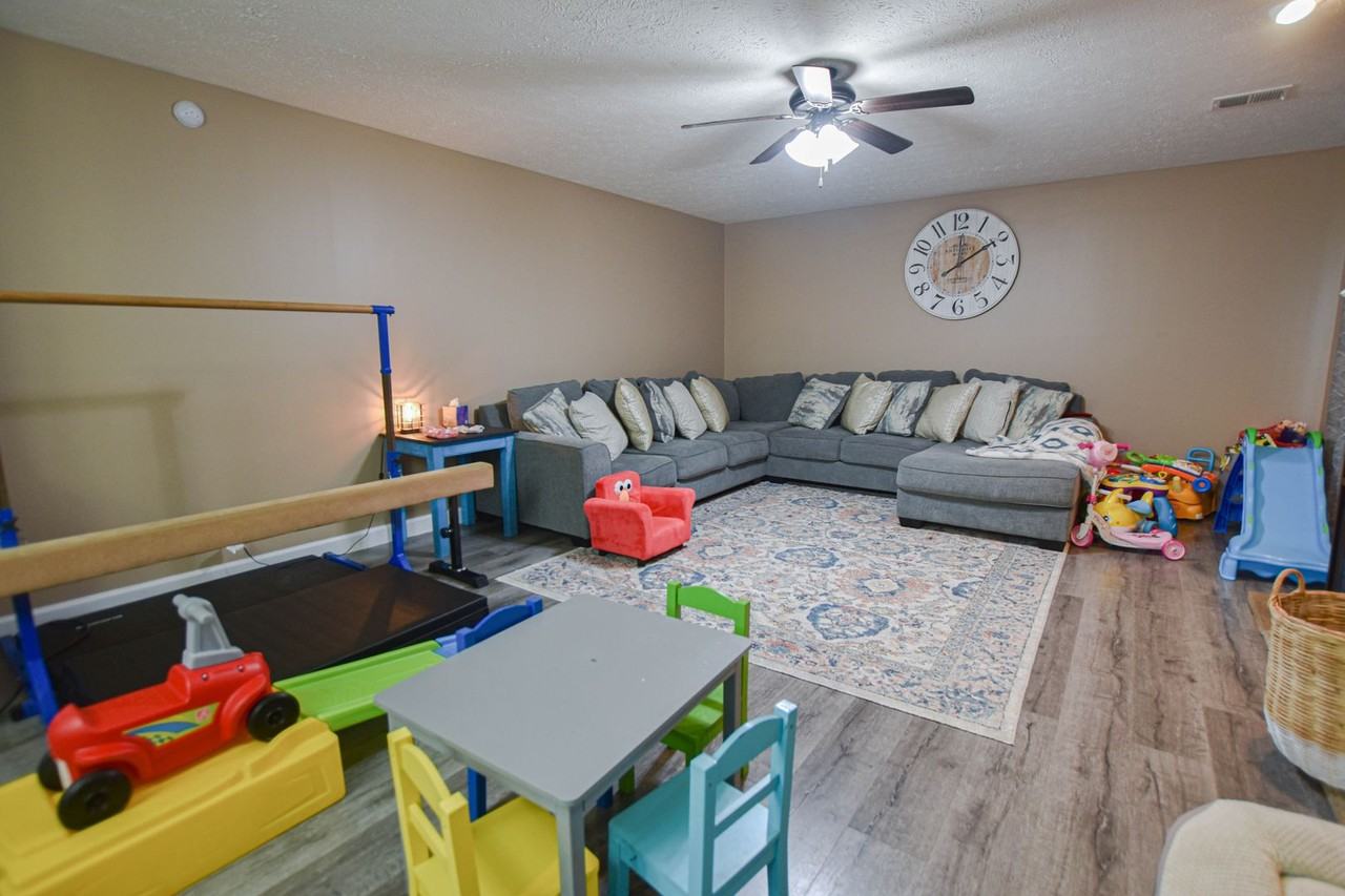 3766 Windhaven Dr - Photo 3 of 17