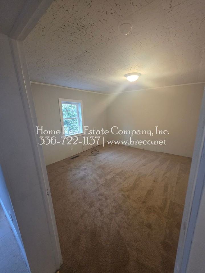 2350 Bethabara Rd - Photo 5 of 9