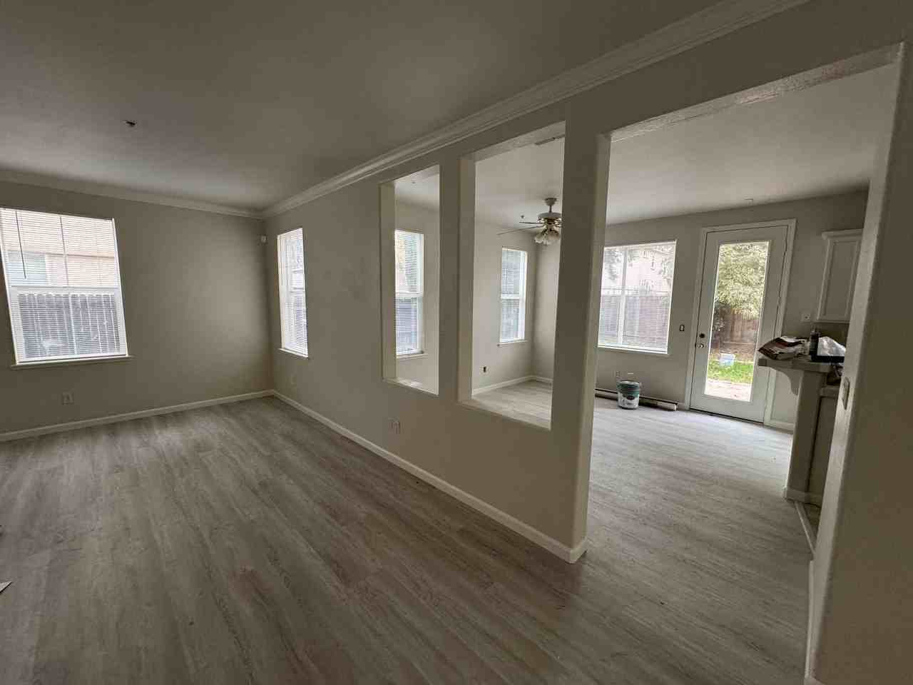 68 Lexington Ct - Photo 4 of 15