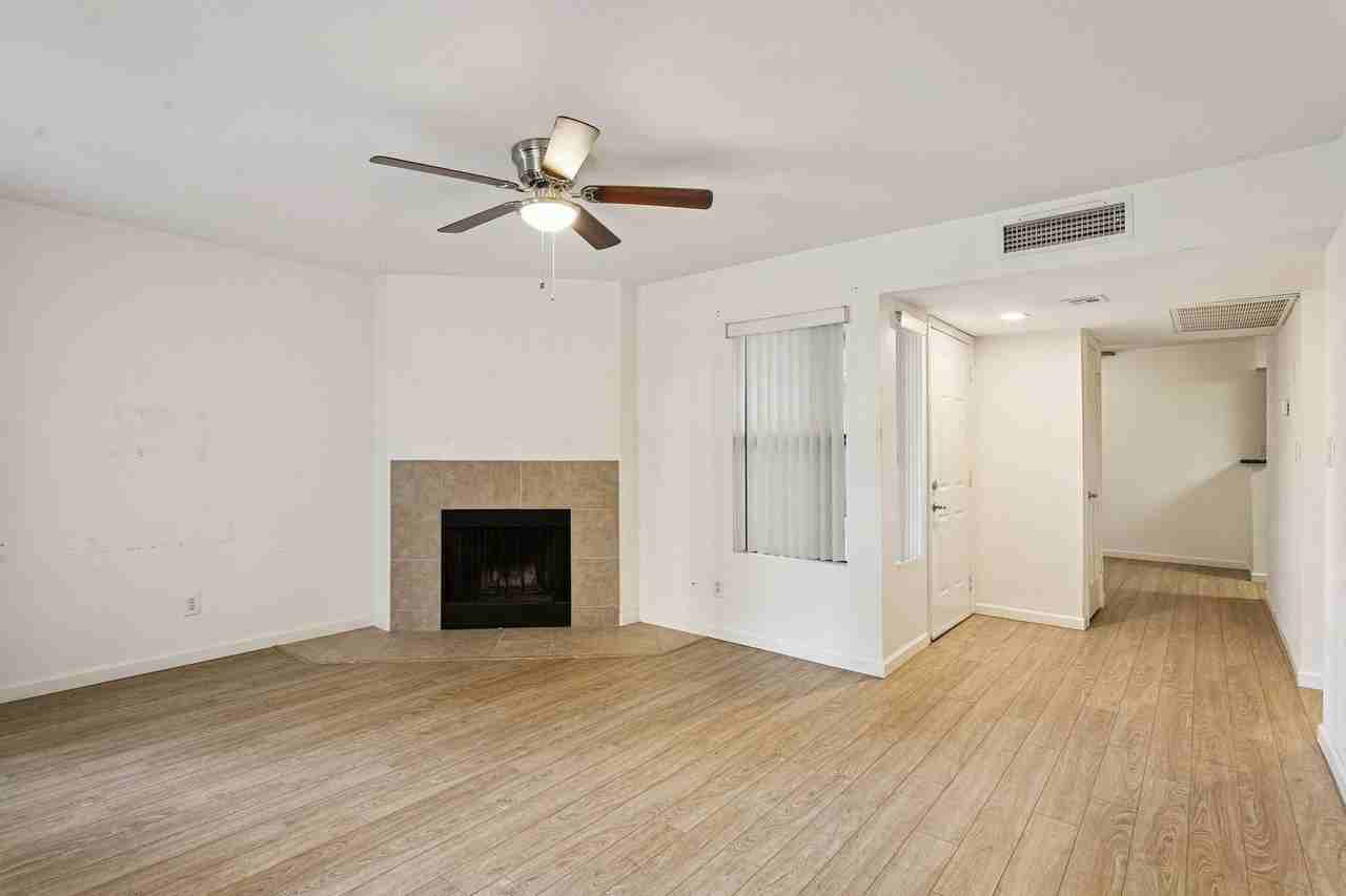 8787 E Mountain View Rd - Photo 4 of 23