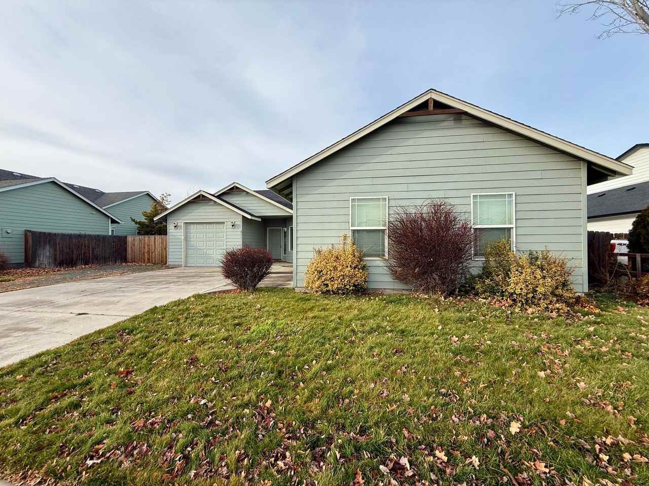 2911 Nw 22nd St - Photo 3 of 23