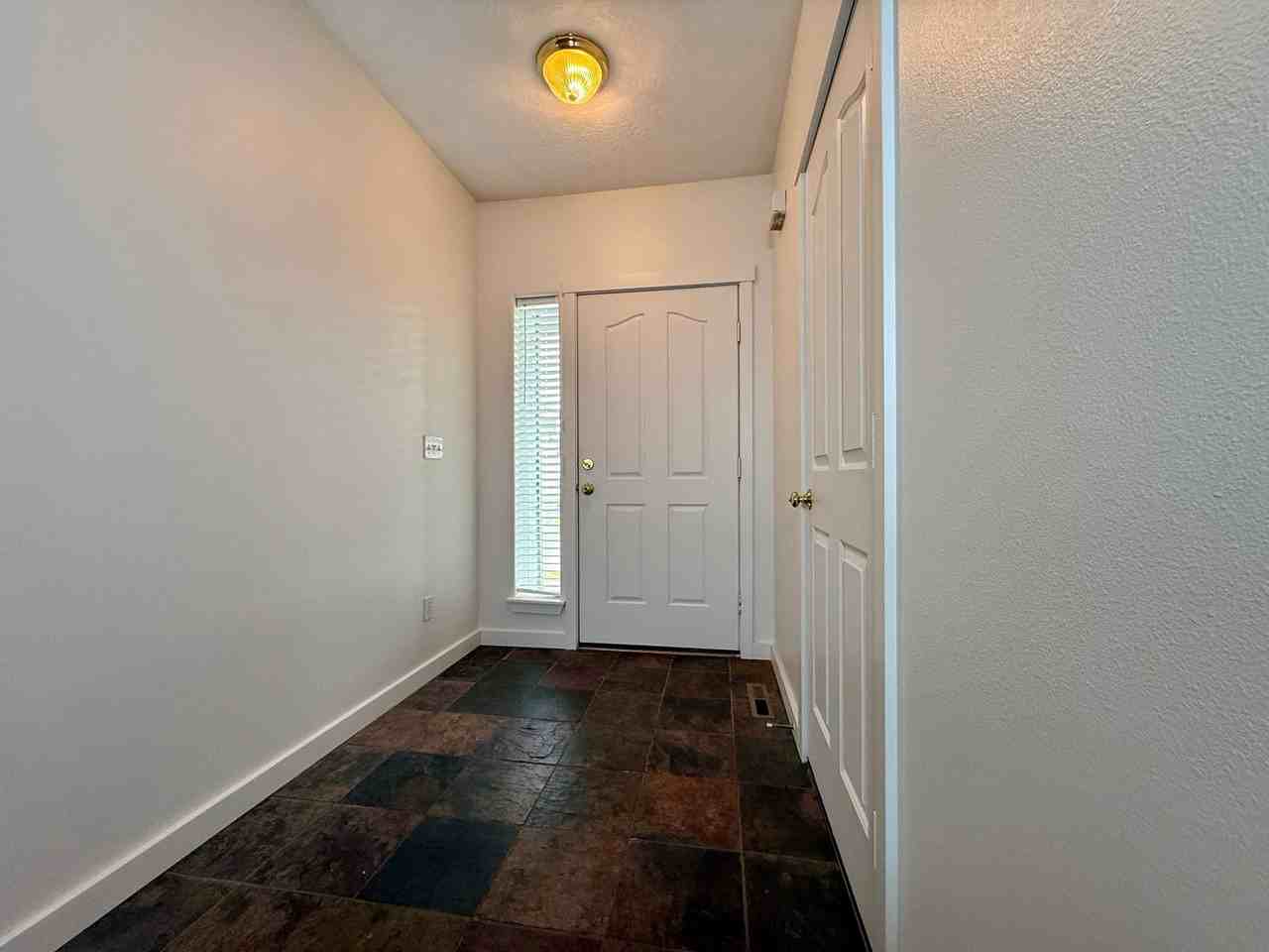 2911 Nw 22nd St - Photo 5 of 23