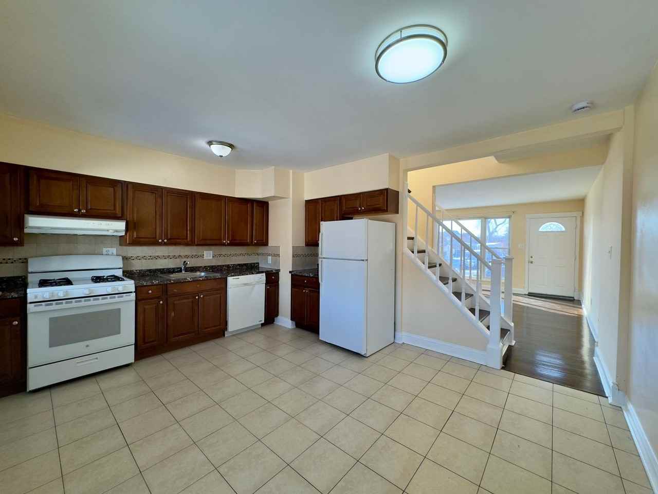 1231 Pine Heights Ave - Photo 7 of 21