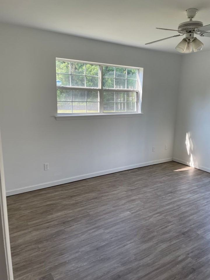 939 Balkin Rd - Photo 3 of 5