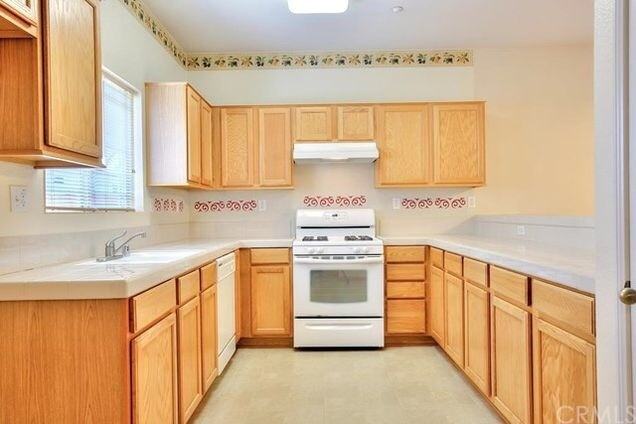 66 Orangewood Ct - Photo 5 of 7