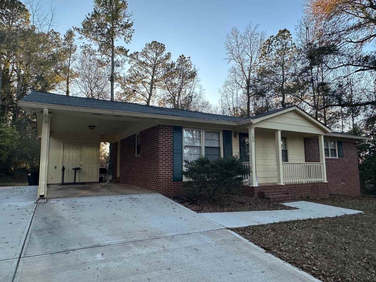 105 Cedar Dr - Photo 2 of 13