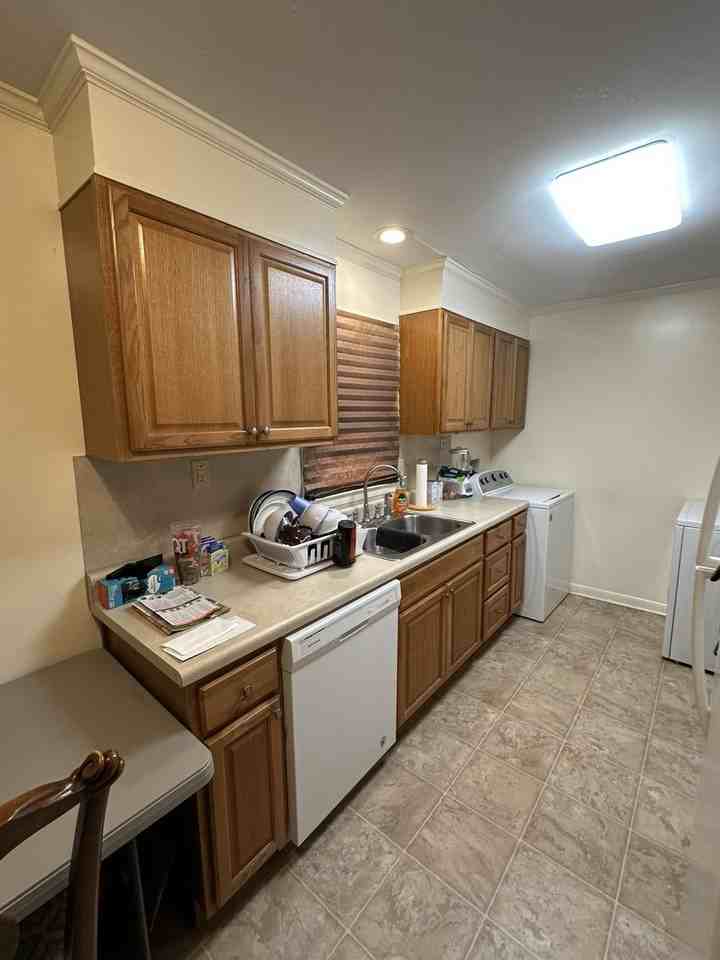 105 Cedar Dr - Photo 5 of 13