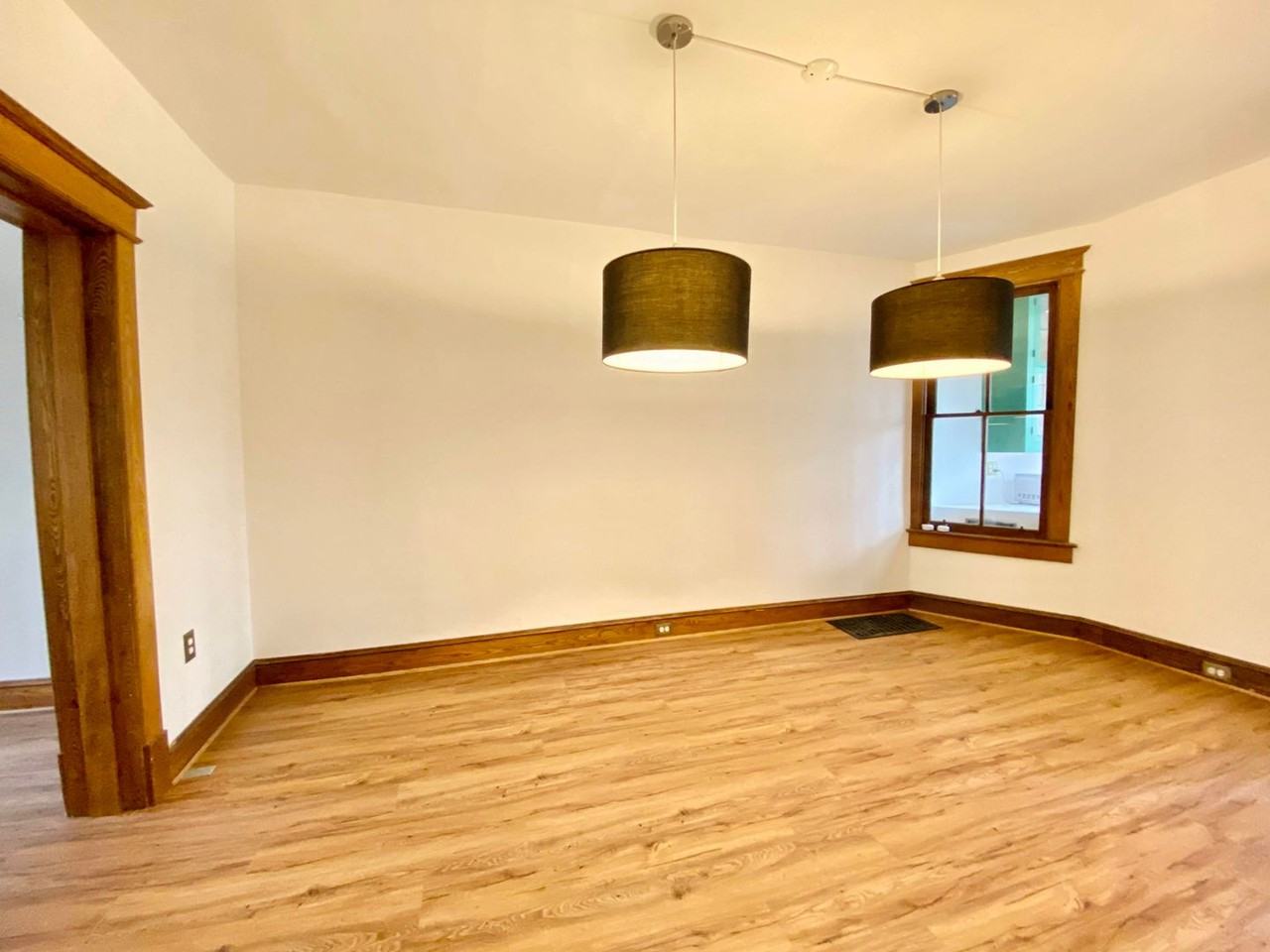 140 Bryant St Nw - Photo 7 of 34