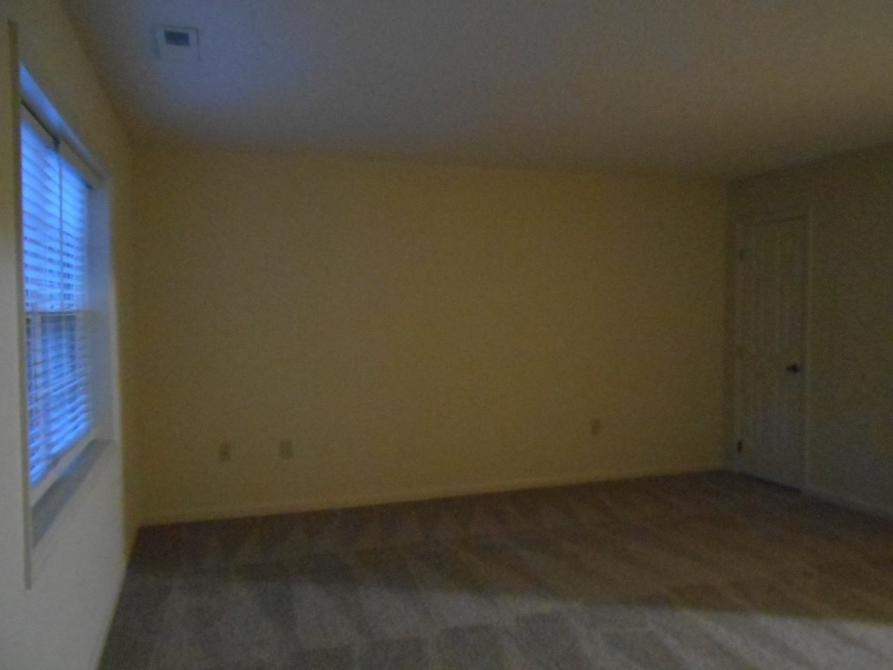 594 Hammock Ave - Photo 4 of 9