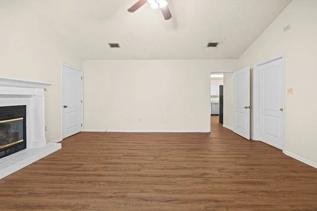 5210 Northridge Rd N - Photo 5 of 32