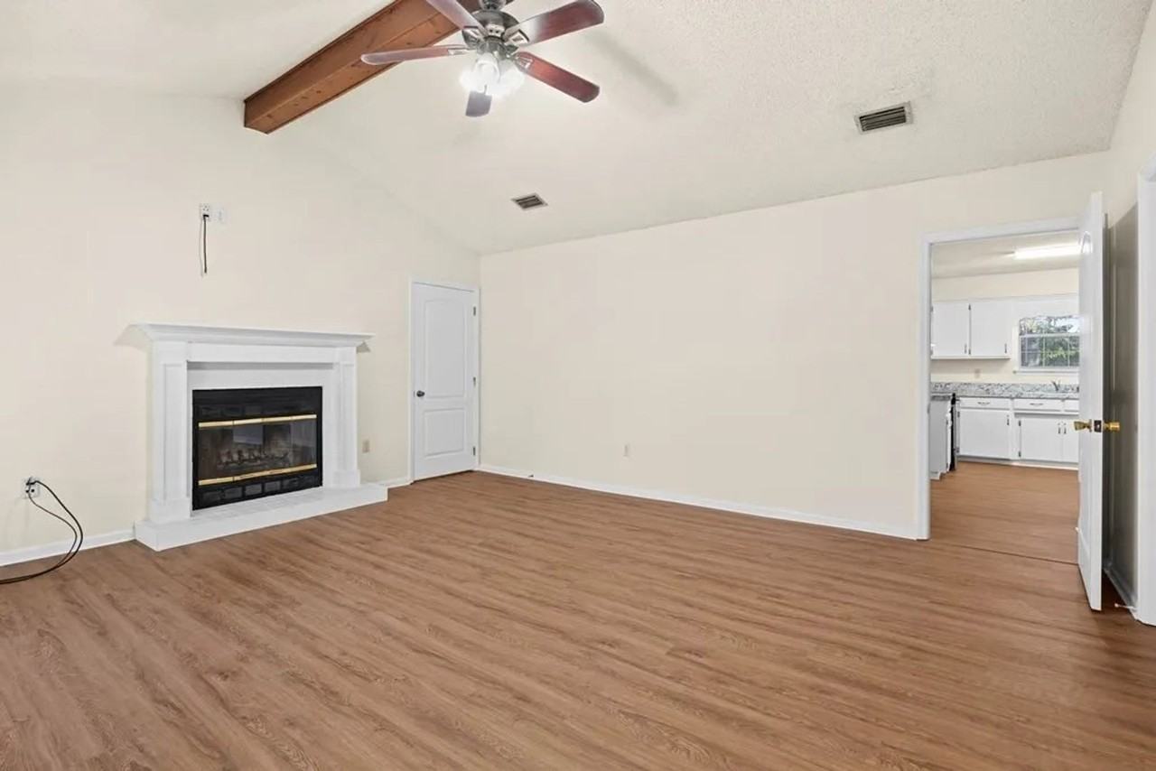 5210 Northridge Rd N - Photo 6 of 32