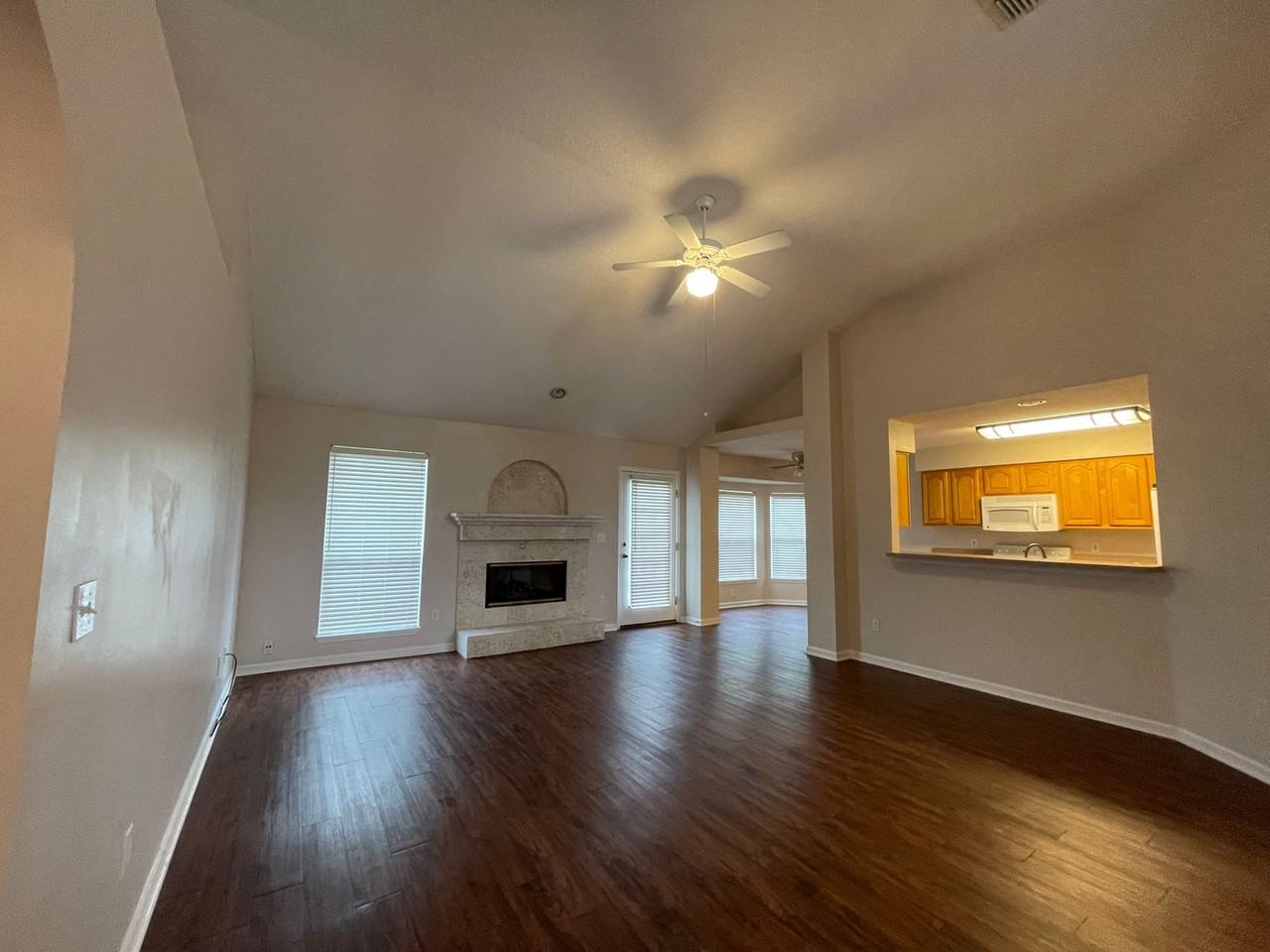 3032 Bluejack Ct - Photo 3 of 15