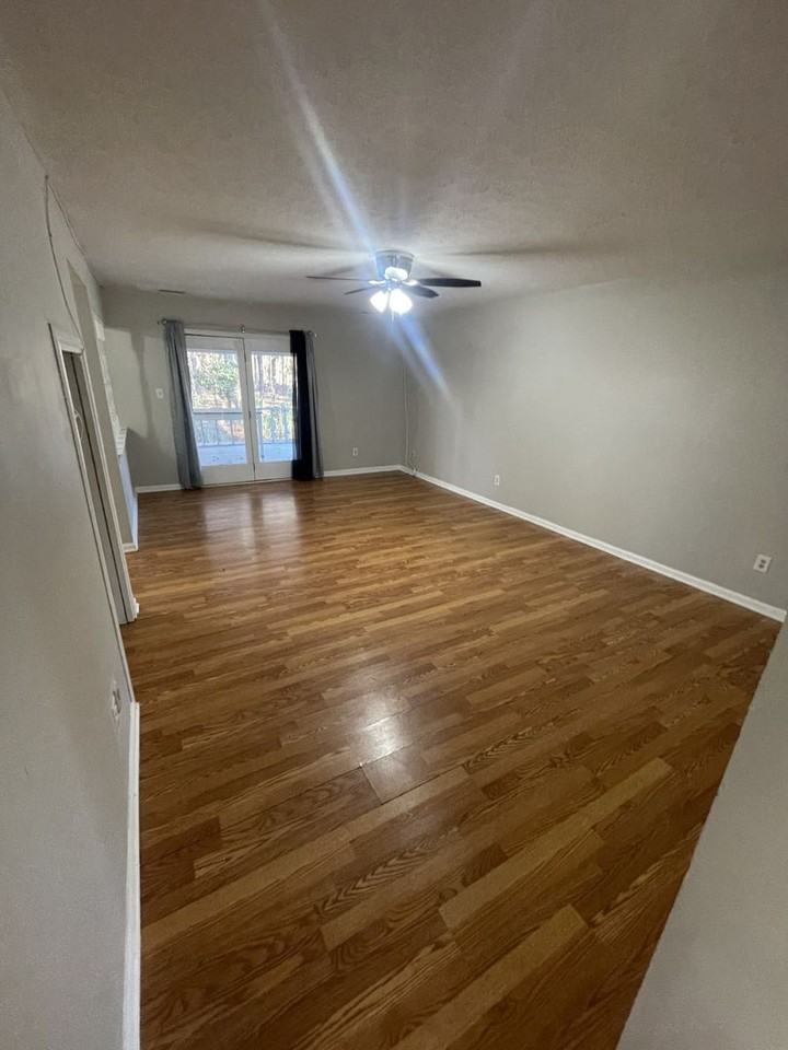 8920 Taymouth Ct - Photo 4 of 21