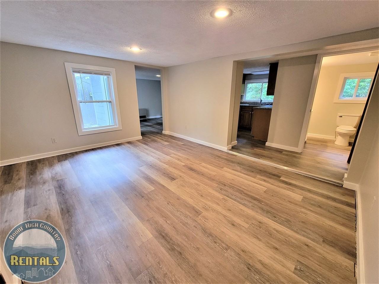 299 Hill St - Photo 5 of 25