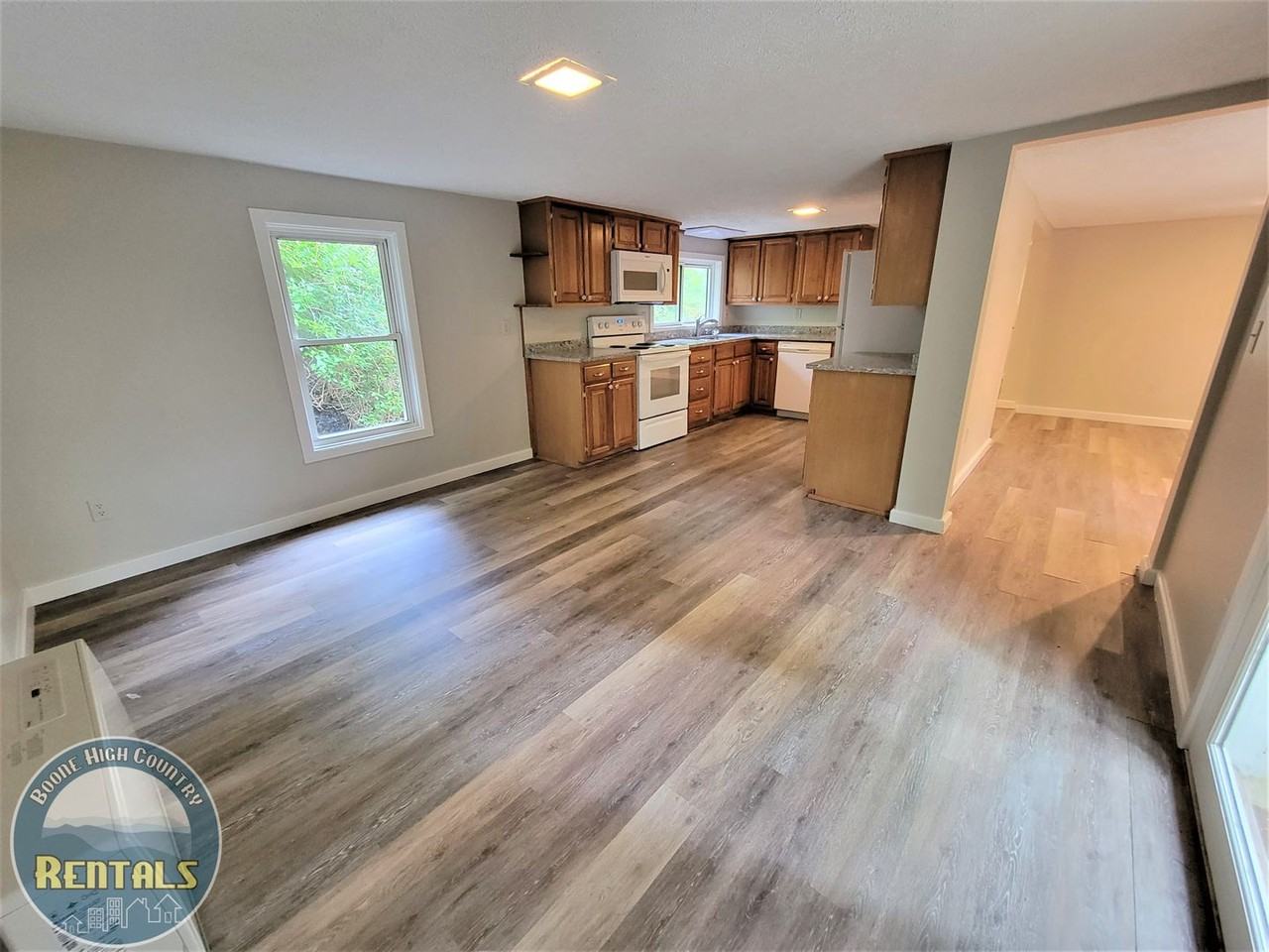 299 Hill St - Photo 6 of 25