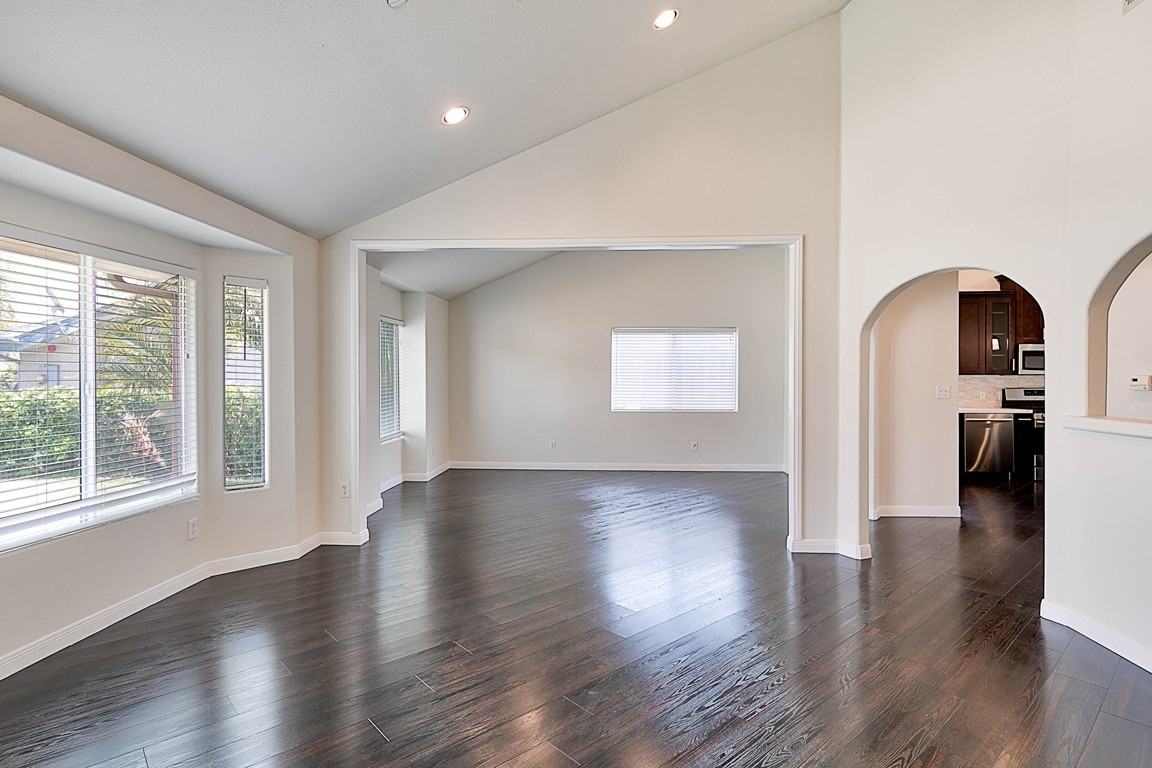 11505 Hunnewell Ave - Photo 4 of 21