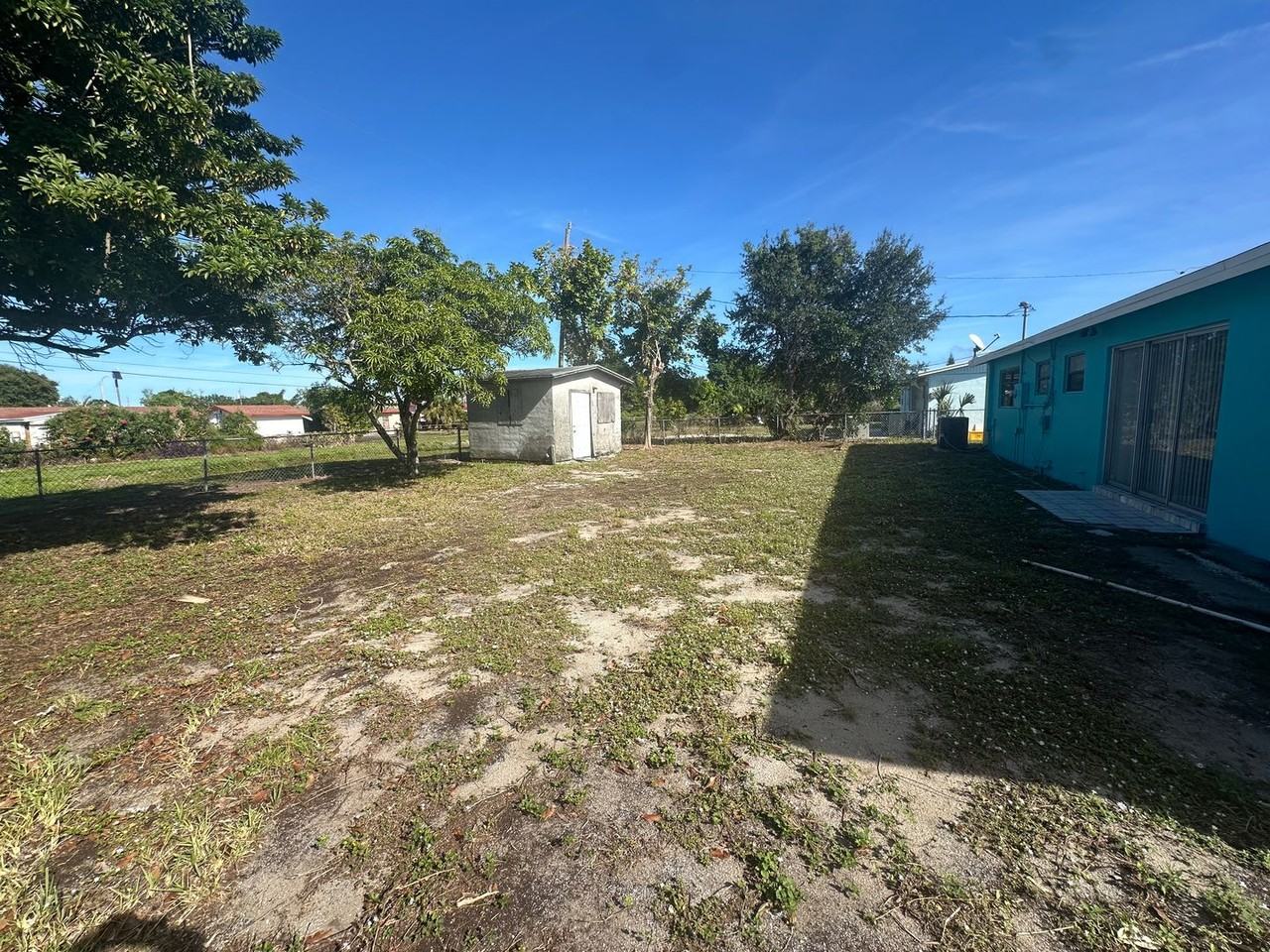 320 W 16th Way - Photo 5 of 5