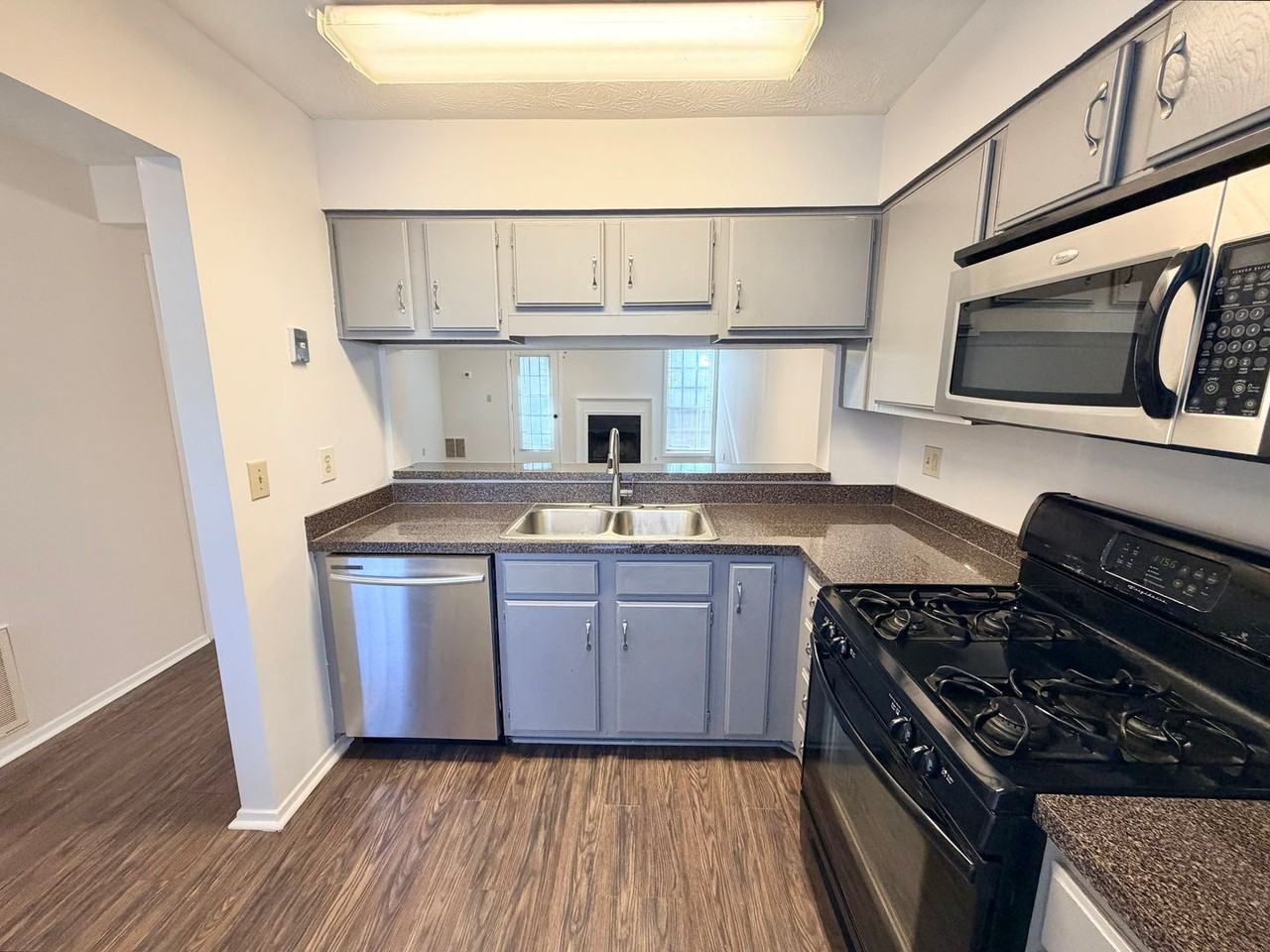 2918 Aspen Woods Entry - Photo 4 of 16