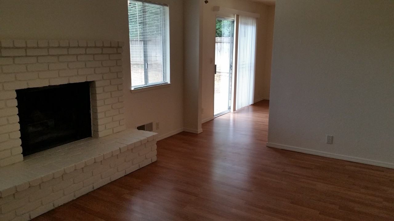 707 Kings Canyon Way - Photo 2 of 8