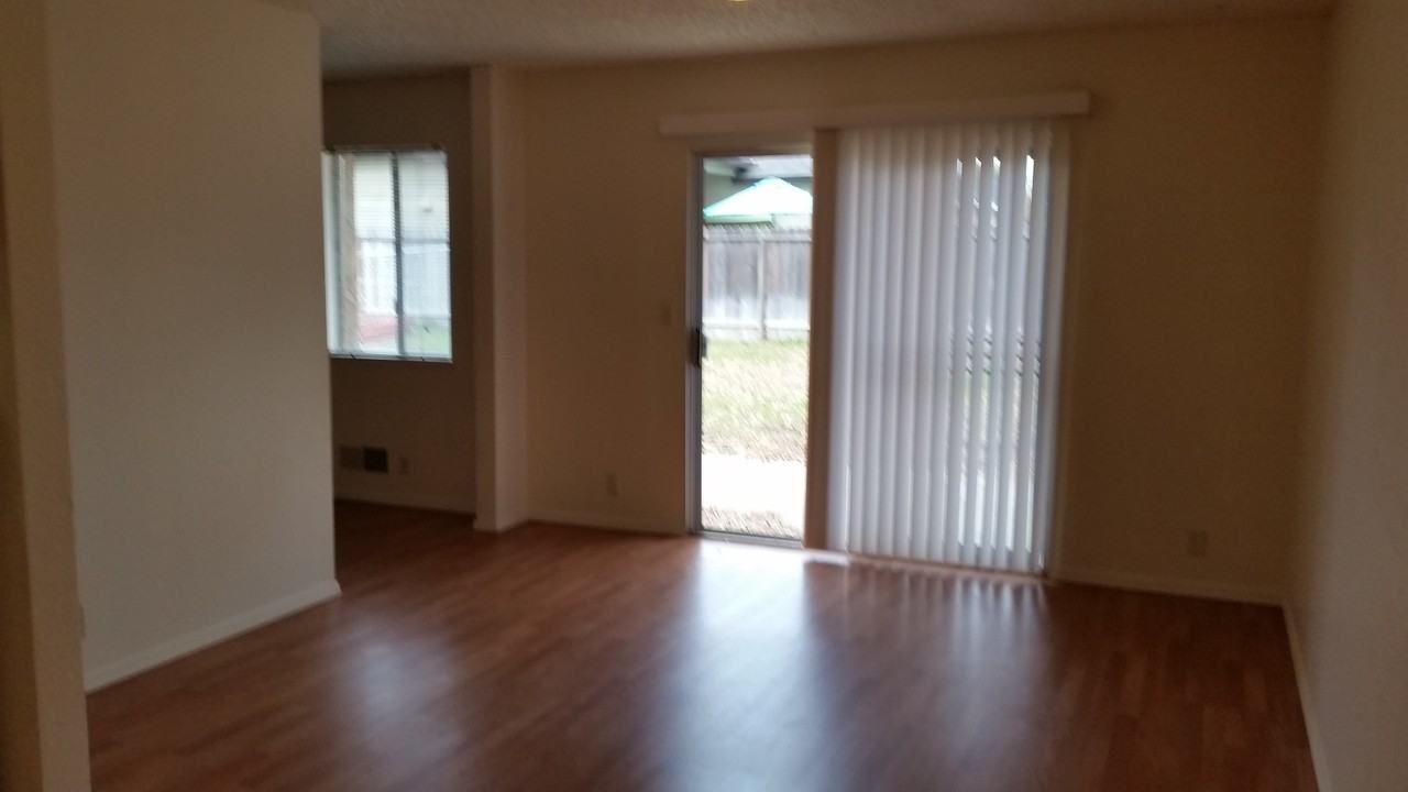 707 Kings Canyon Way - Photo 6 of 8