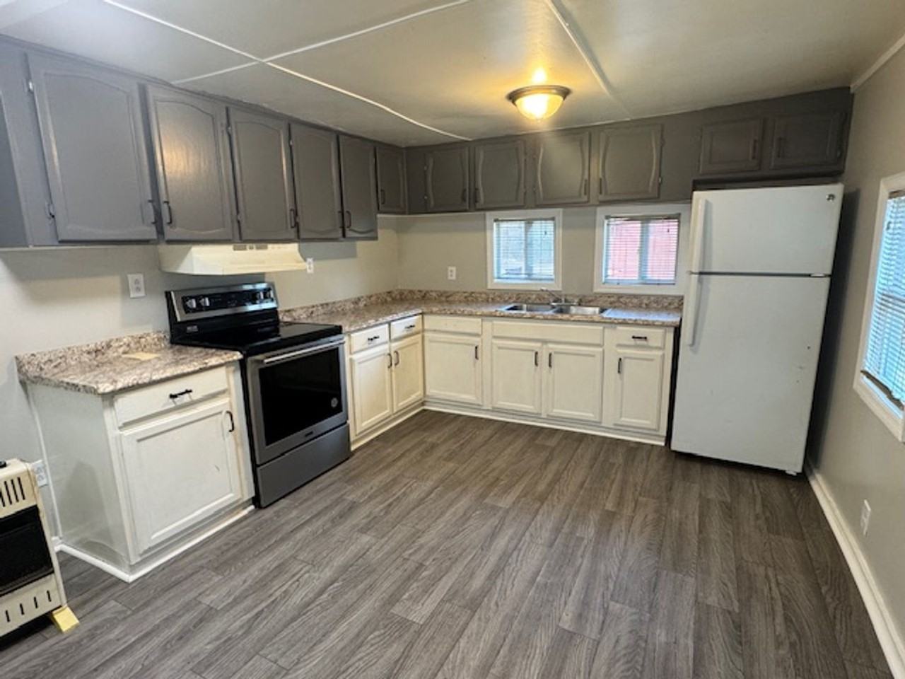 376 Hines Rd - Photo 2 of 7