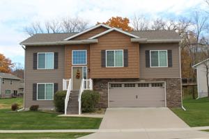 featured image of 966 Manitou Trl