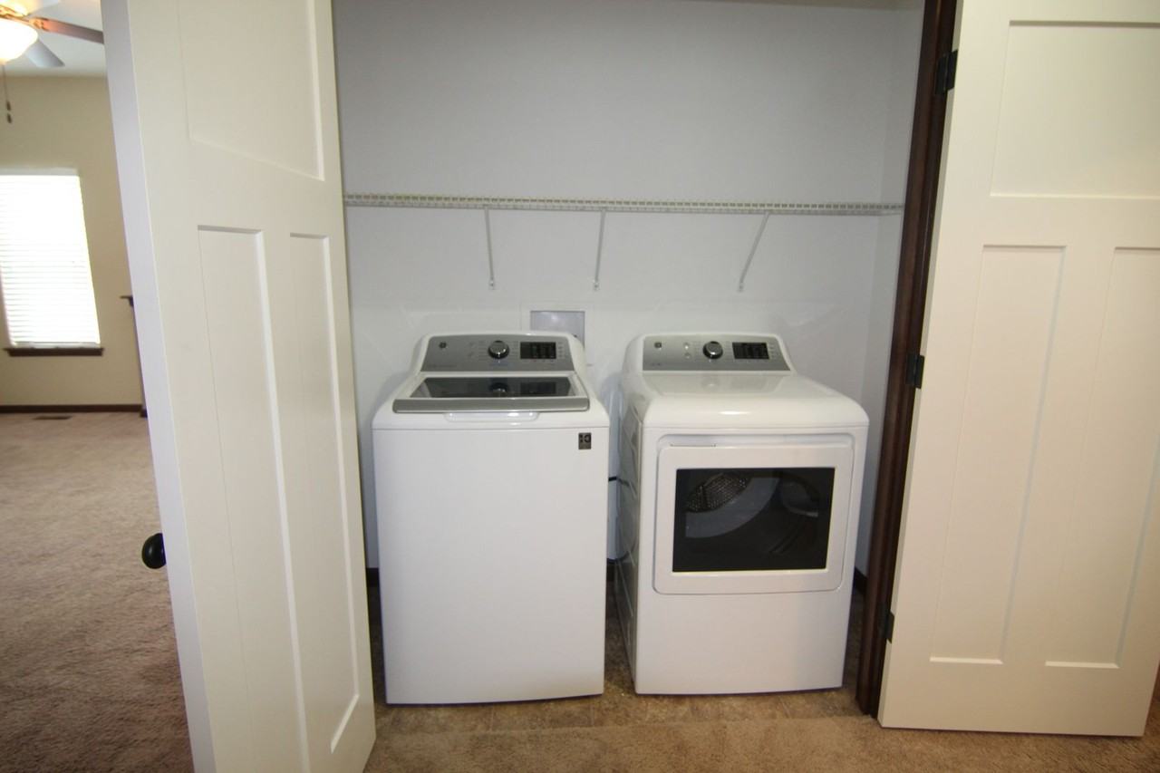 966 Manitou Trl - Photo 5 of 25