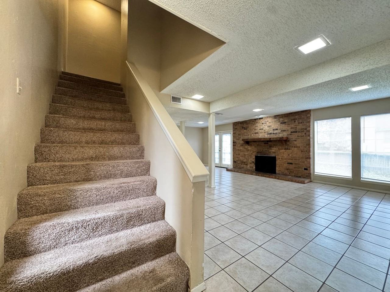 4217 Aberdeen Dr - Photo 3 of 34