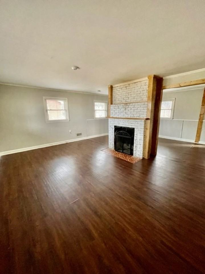 432 Sinclair St - Photo 5 of 20