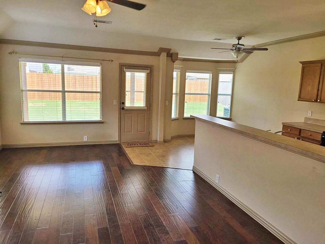 8901 Yosemite Trl - Photo 6 of 24