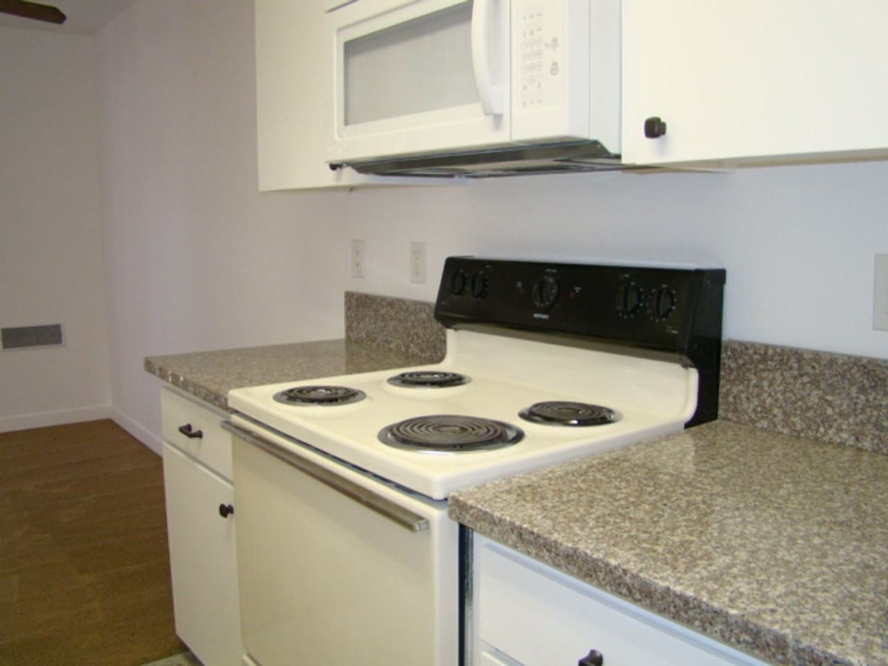 2654 Kentworth Way - Photo 4 of 11