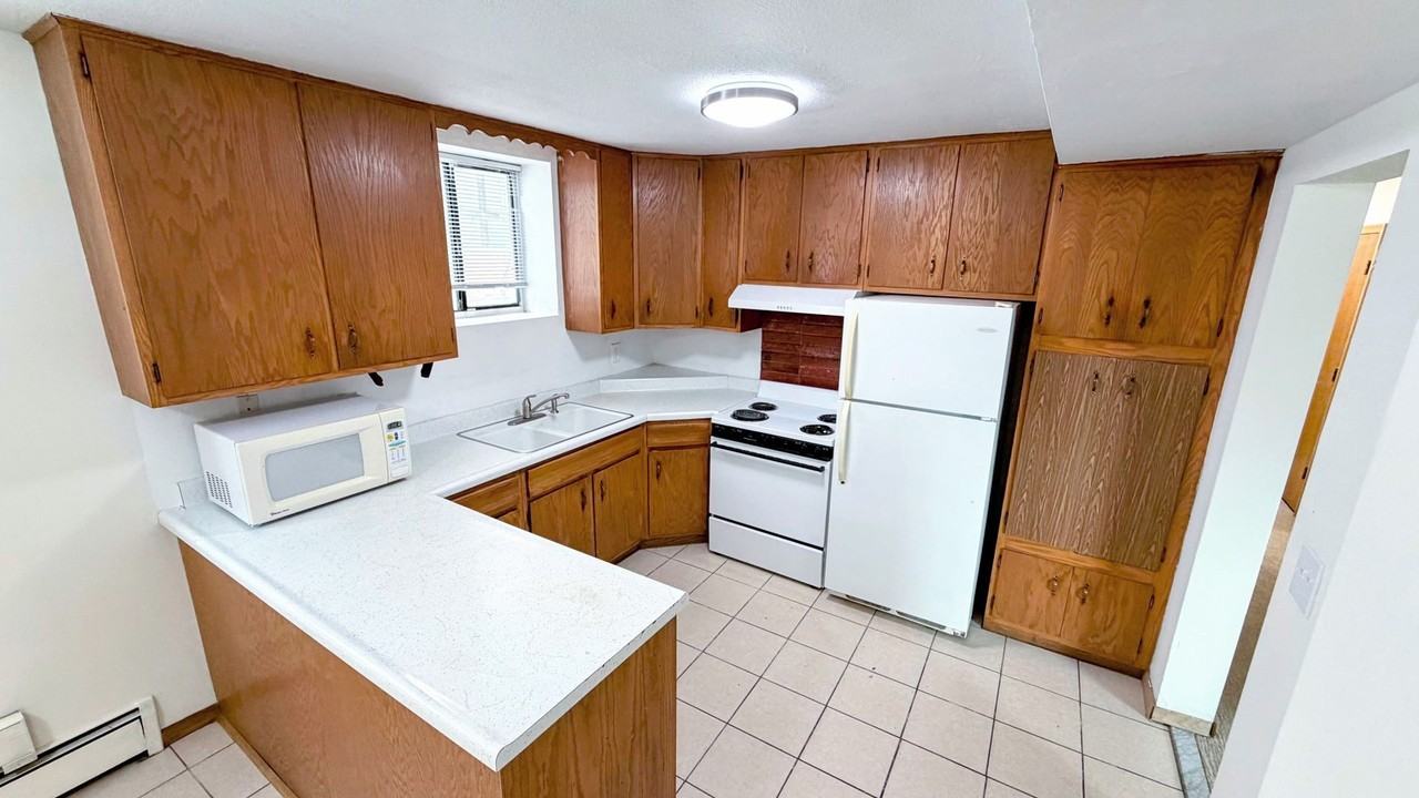 1215 4th Street SE - Photo 7 of 26