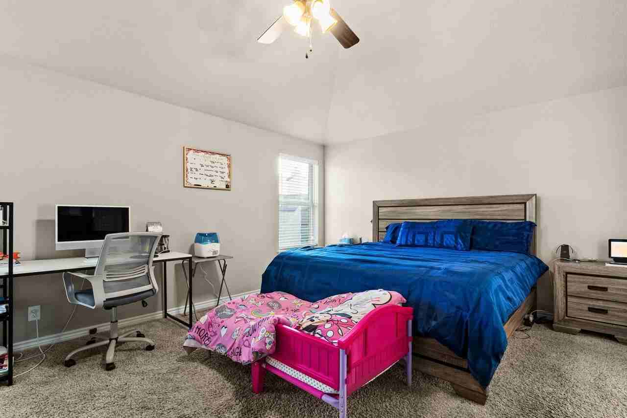 907 Hickok Dr - Photo 7 of 14