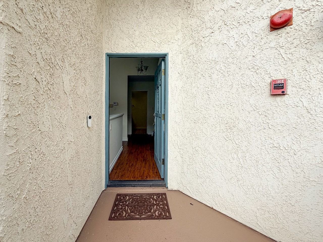 407 Shoreview Dr - Photo 2 of 48