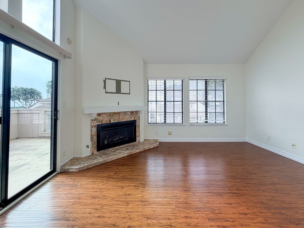 407 Shoreview Dr - Photo 7 of 48