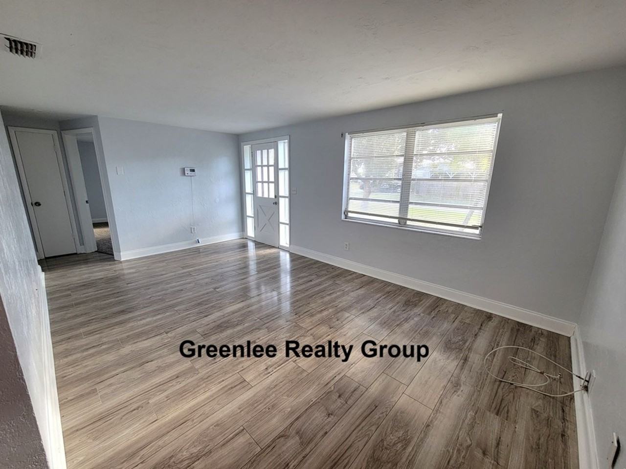 4827 Aegean Ave - Photo 4 of 21