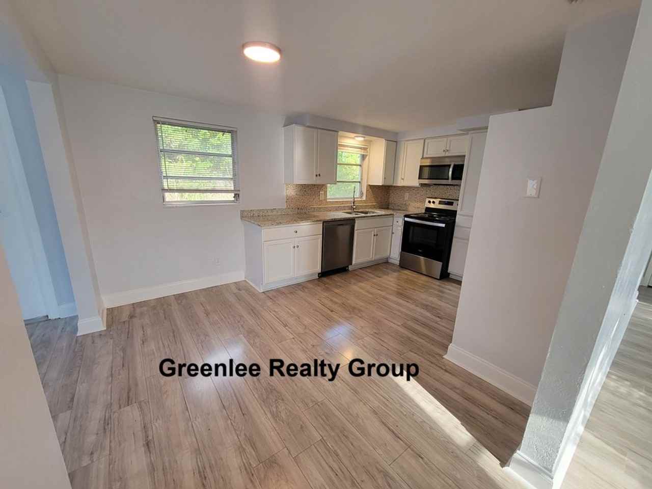 4827 Aegean Ave - Photo 6 of 21