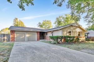 featured image of 8002 E Morningside St